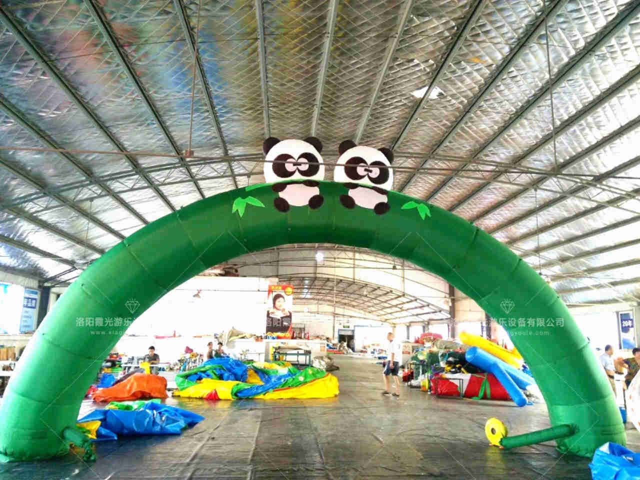 杭锦后熊猫喷绘拱门